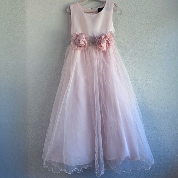 Chantilly Place Other - Chantilly Place Sleeveless Blush-Pink Floral Waist Tulle Gown for Girls. Size 5.